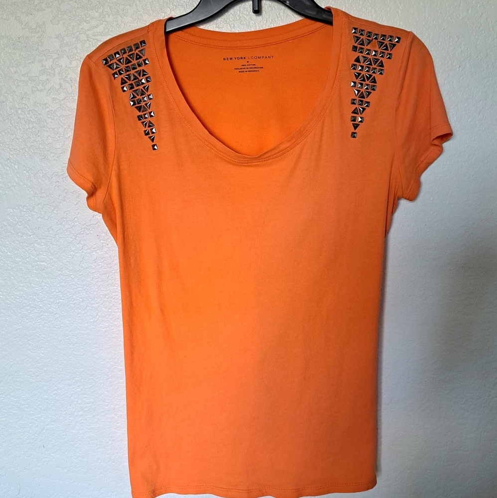 WOMEN'S SHORT SLEEVE TOP SIZE MEDIUM COTTON T-SHIRT EMBELLISHED STYLE AND CO